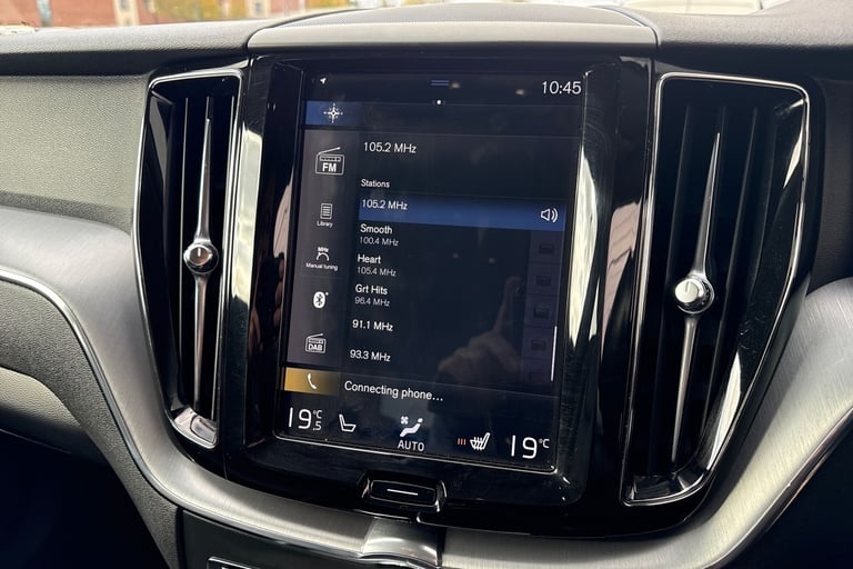 2019 Volvo XC60 2.0 B4 MHEV Momentum Auto AWD Euro 6 (s/s) 5dr SUV DIESEL Automatic