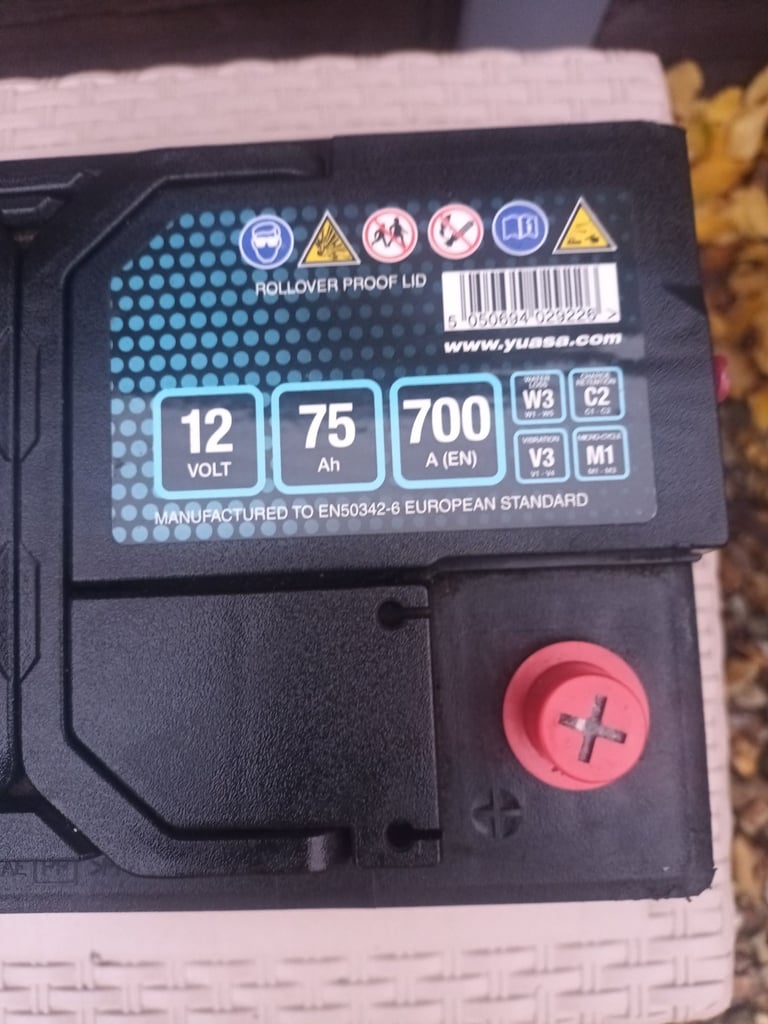 Used car battery Yuassa 