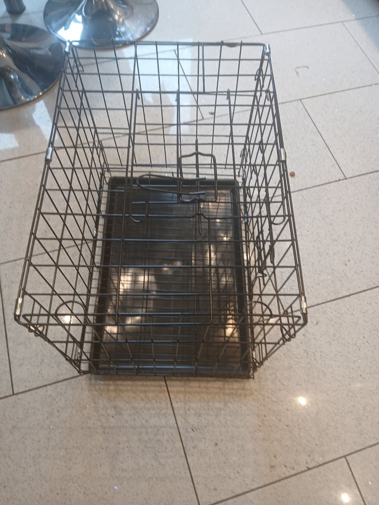 Dog cage never used 