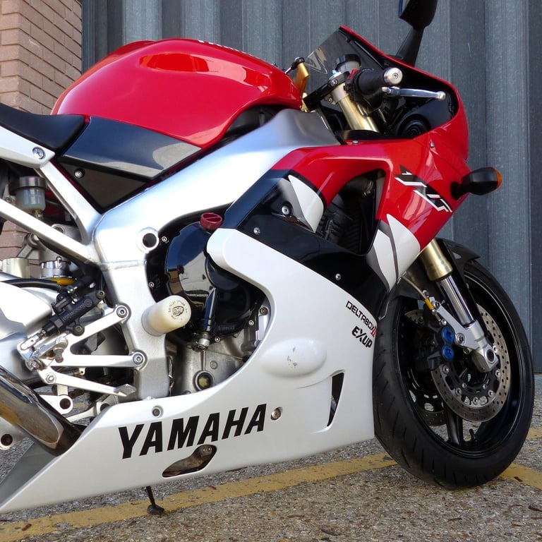 2000 Yamaha YZF-R1 – Increasingly Rare, Superb Condition, Only 13,239 Miles