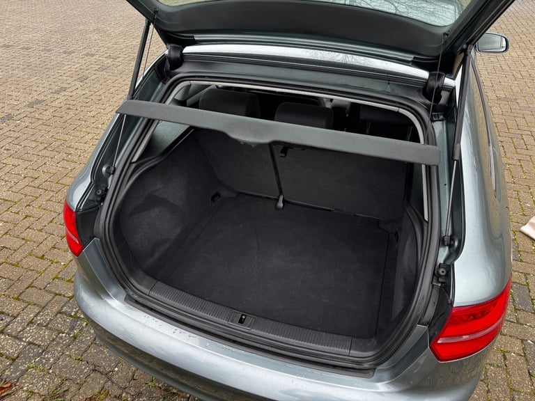 Audi, A3, Hatchback, 2011, Semi-Auto, 1968 (cc), 5 doors