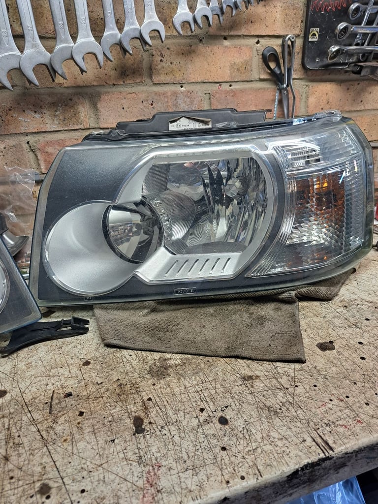 Freelander 2 headlights
