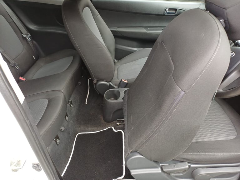 Hyundai I20, LOW Miles,£35 road tax, 3 Month Warranty