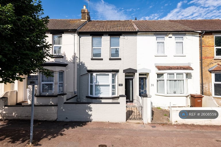 1 bedroom in College Avenue, Gillingham, ME7 (#2608559)