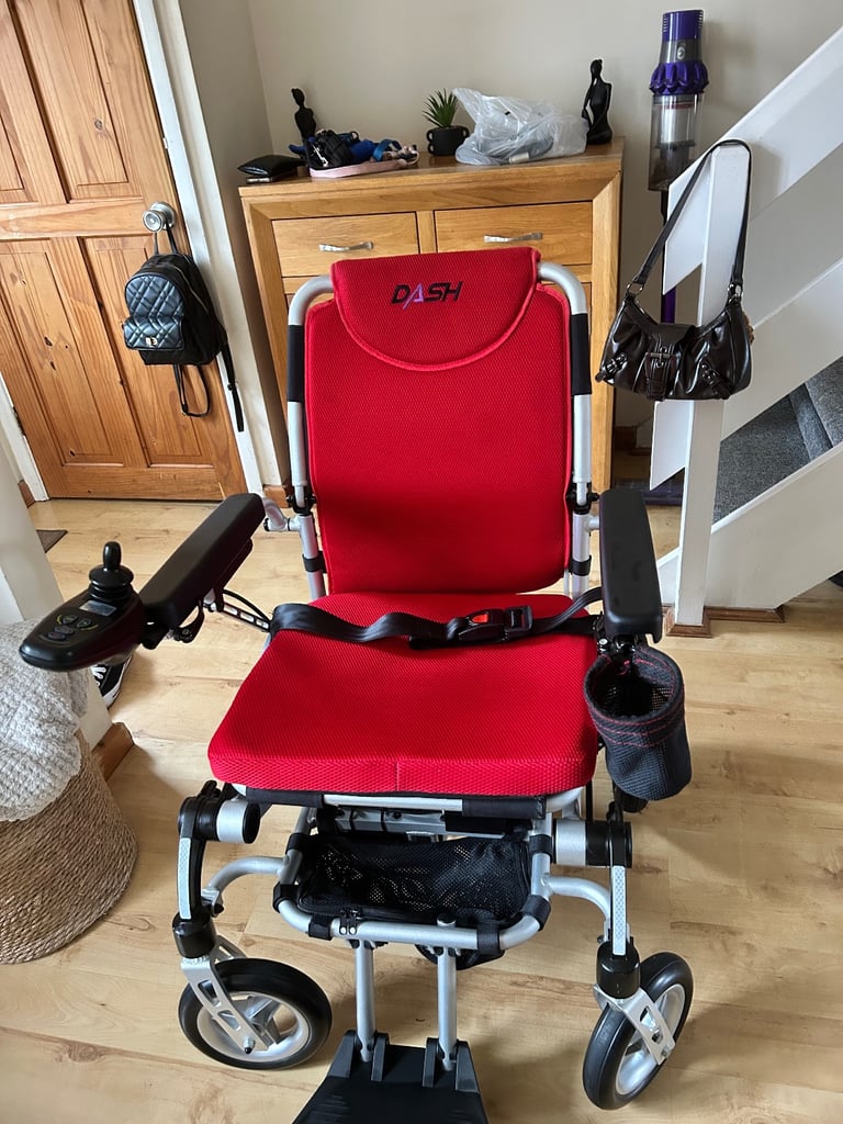 Electric wheelchair 