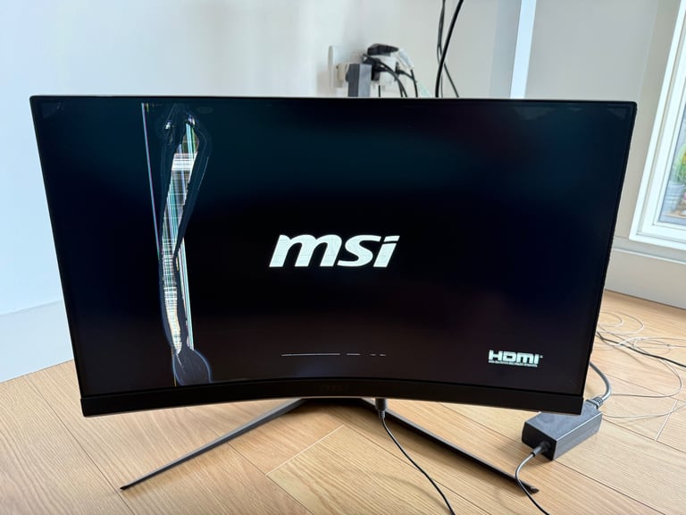 MSI 24” curved gaming monitor 