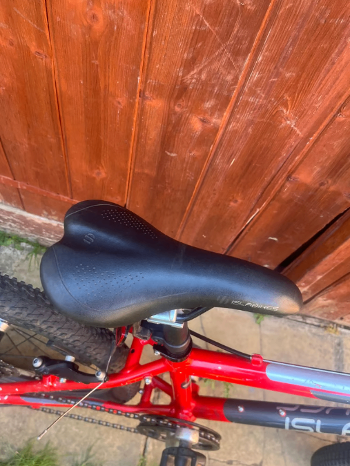 **Red Islabikes Beinn 20 Large - Age Use 6+ Ready to Ride**