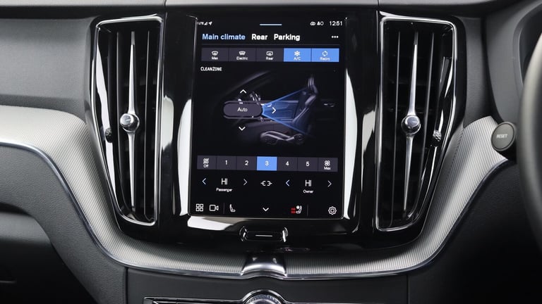 Volvo XC60 B5 (P) AWD Plus Black Edition (Harman Kardon Sound, 360 Camera, BLIS) Petrol/Electric...
