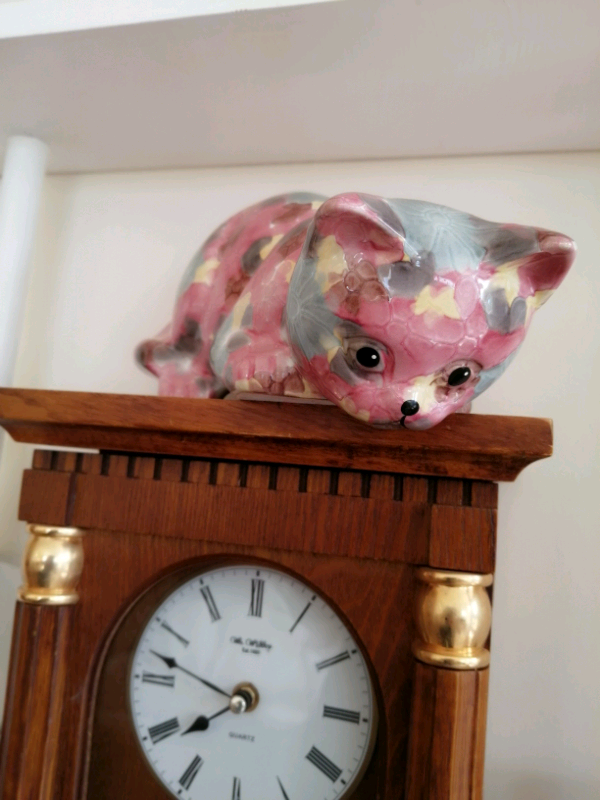 Park Rose pottery Brid Cat poised 