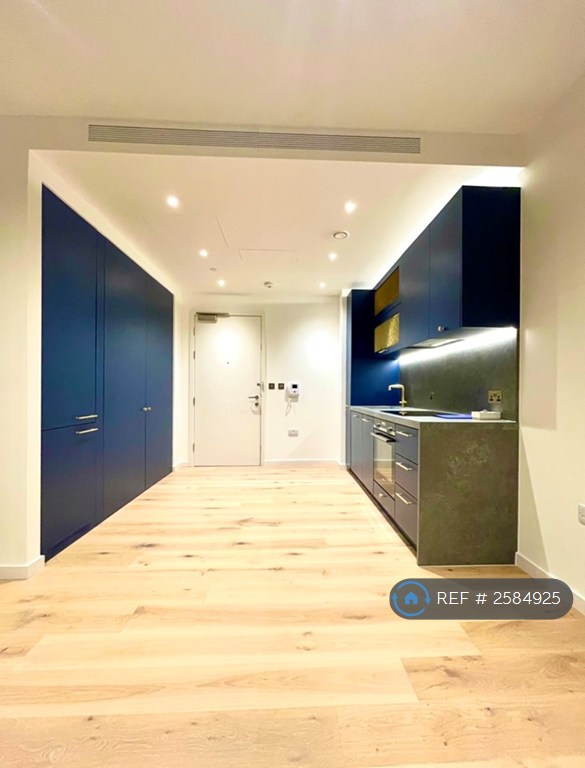 Studio flat in Orchard Place, London, E14 (#2584925)
