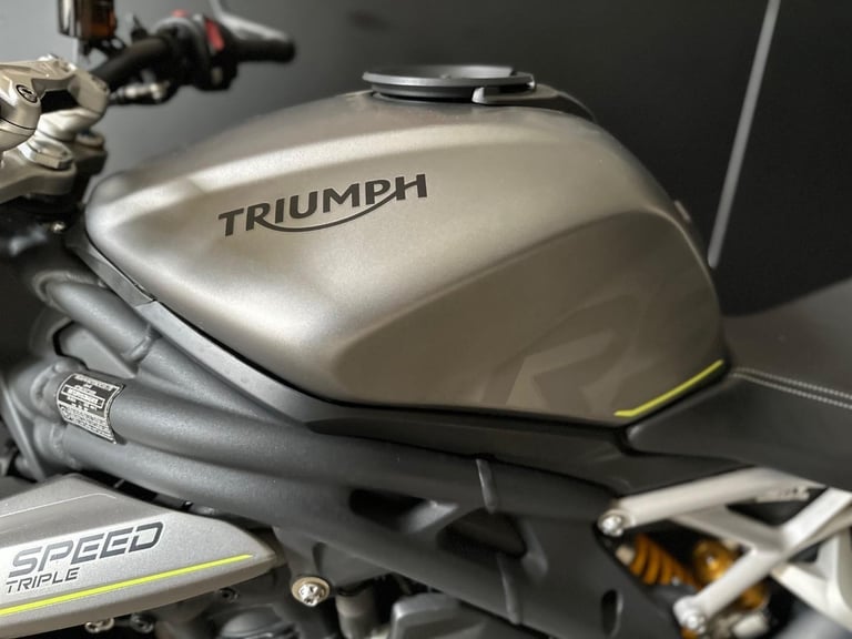 STUNNING ONE OWNER 2021/21 TRIUMPH SPEED TRIPLE 1200 RS MOTORCYCLE