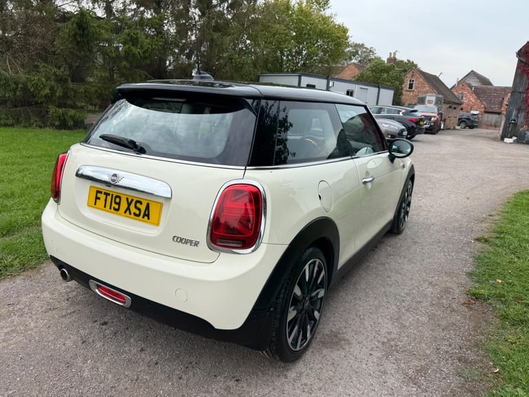 2019 MINI Hatch 1.5 Cooper Exclusive Euro 6 (s/s) 3dr HATCHBACK Petrol Manual