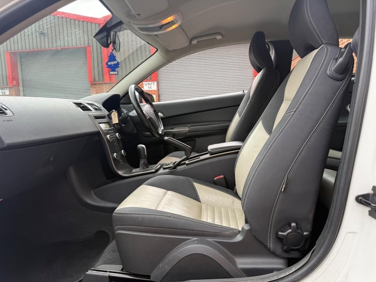 2010 Volvo C30 1.6 R-Design Sports Coupe Euro 4 3dr HATCHBACK Petrol Manual