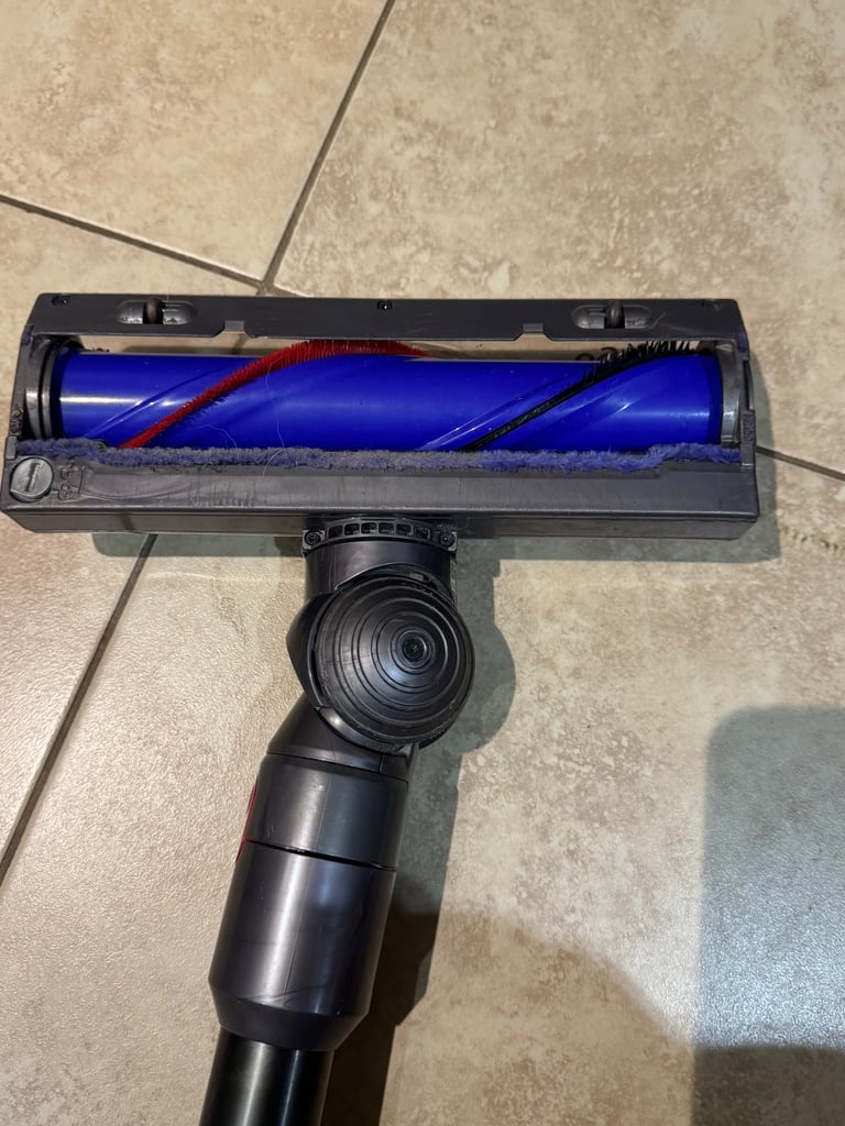 Dyson V8 absolute cordless vacuum cleaner good working order 