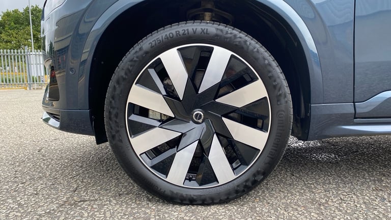 2024 Volvo XC90 2.0 T8 PHEV Ultra Dark 5dr AWD Geartronic Estate Estate Hybrid Automatic