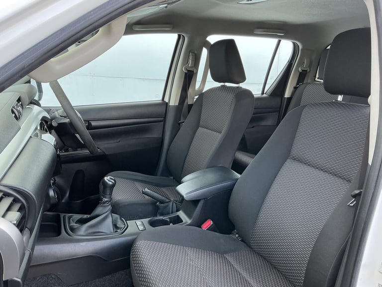 2021 Toyota Hilux 2.4 D-4D Active 4WD Euro 6 (s/s) 4dr PICK UP Diesel Manual