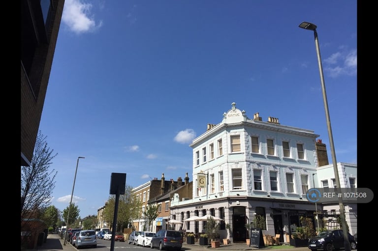 1 bedroom flat in Balham, London, SW12 (1 bed) (#1071508)