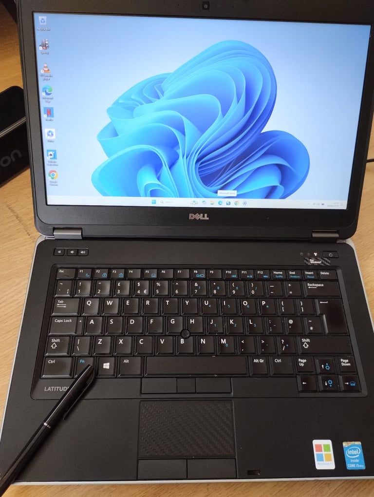 Windows 11, 16GB RAM, i5, 120GB SSD + 320GB HDD, Webcam, DVD, HDMI. Backlit. MS OFFICE Dell Laptop