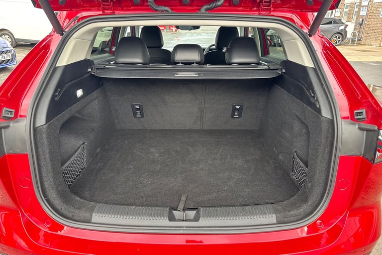 2025 MG MG HS 106290 Hatchback Petrol Manual