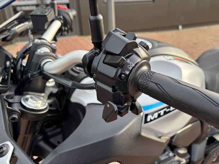 YAMAHA MT-07 Y-AMT 2025 - 1 OWNER - 249 MILES - ICE STORM - EXTRAS FITTED