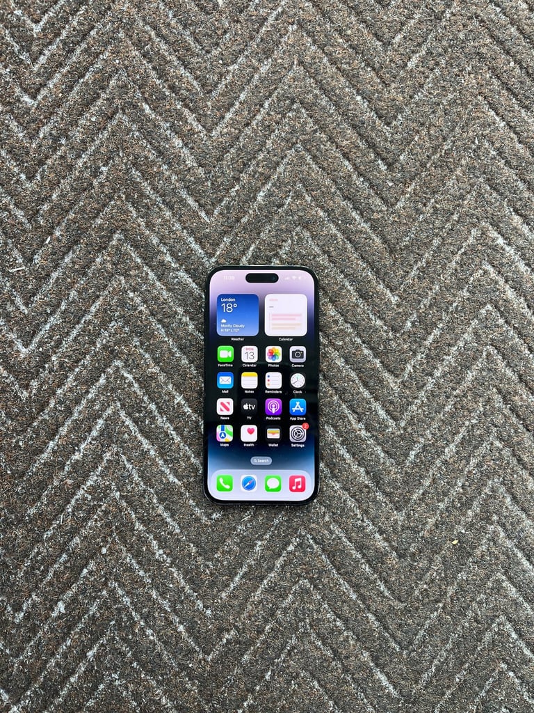 Apple iPhone 14 Pro 128GB Unlocked Excellent Condition