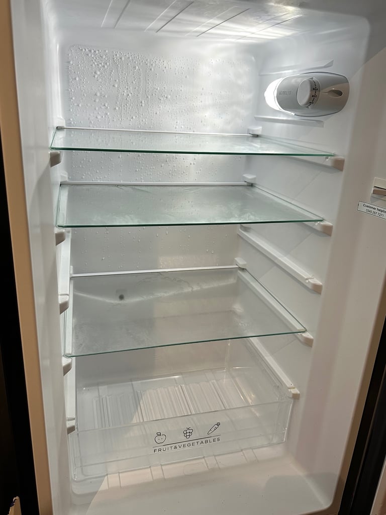 Medium fridge freezer 