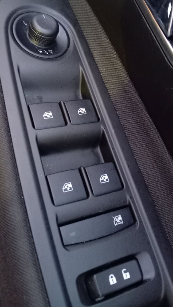 Vauxhall, MOKKA, 2014, Manual, Diesel, 1686 (cc), 5 doors, £35 A Year Road Tax