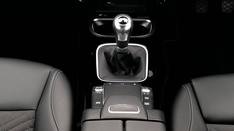 2022 Mercedes-Benz A-Class A 180 SE Hatchback Hatchback Manual