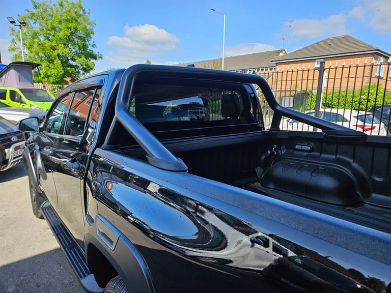 2025 Toyota Hilux INVINCIBLE X 2025 (25)  2000 miles Pick Up Diesel/Ele Automatic