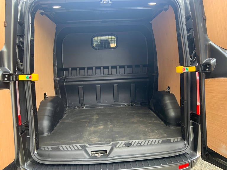 2023 Ford Transit Custom 300 2.0 EcoBlue 130ps L1 D/Cab Limited  Double Cab DIESEL Manual
