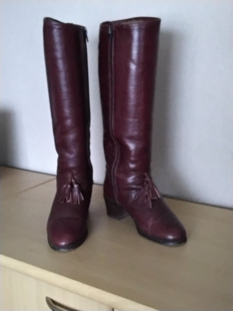 image for Ladies - size 38(5) faux fur lined leather boots 