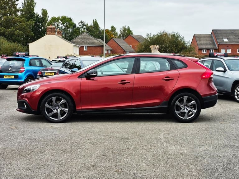 2014 Volvo V40 Cross Country 1.6 D2 Lux Nav Hatchback 5dr Diesel Powershift Euro 5 (s/s) (115 ps)...