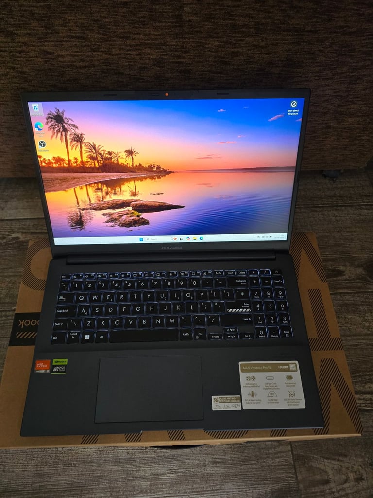 ASUS Vivobook RTX 4060 / Ryzen 9 / MINT CONDITION W/ BOX and PAPERS