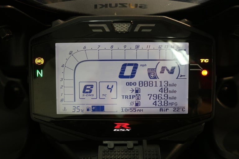 SUZUKI GSXR 1000 AL7 - 8200 MILES - 2017