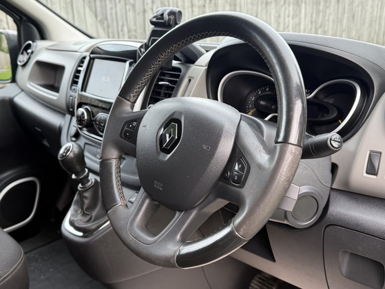 RENAULT TRAFIC 1.6 LL29 ENERGY dCi 140 Sport 2015