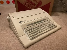 NAKAJIMA AX-160 Electronic Portable Typewriter - Silver Reed Deluxe