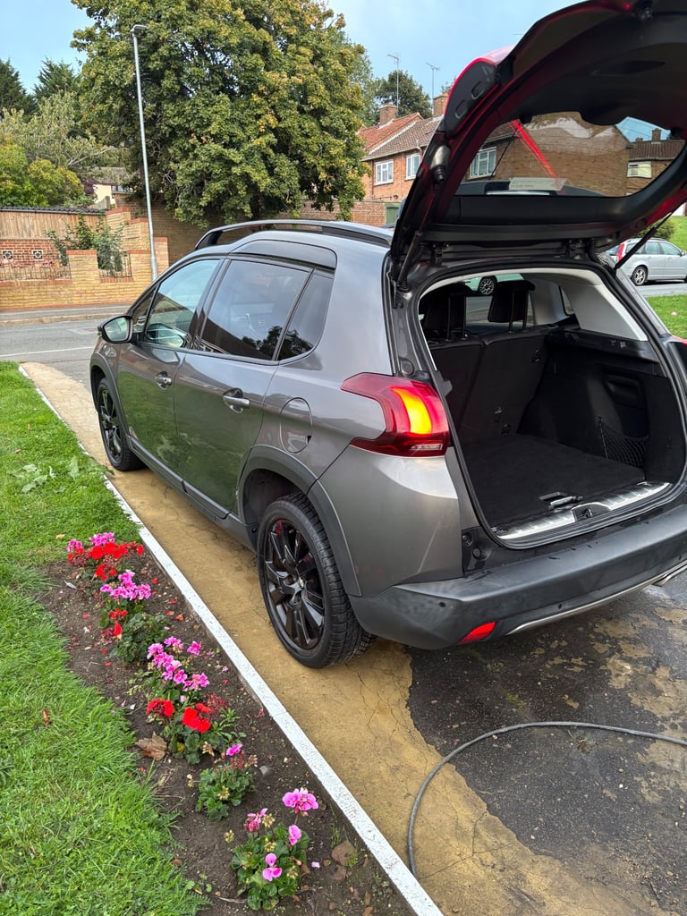 2018 Peugeout 2008 1.2 petrol Automatic