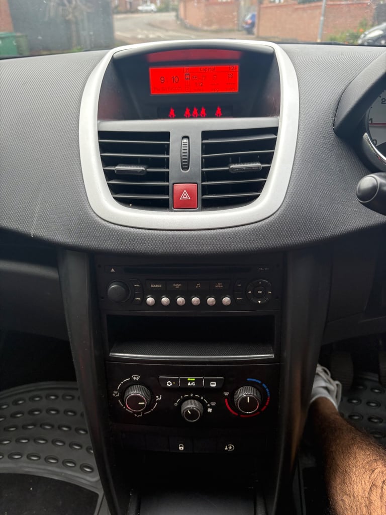 Peugeot, 207, Hatchback, 2010, Manual, 1398 (cc), 5 doors