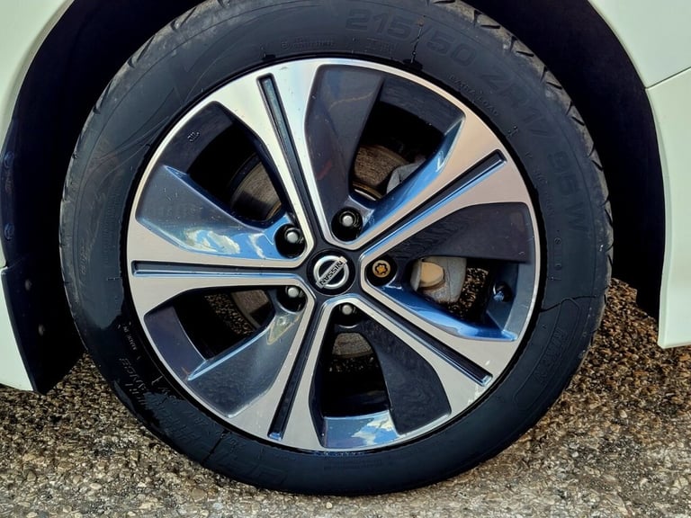 2019 Nissan Leaf 40kWh Tekna Hatchback 5dr Electric Auto (150 ps) Hatchback ELECTRIC Automatic
