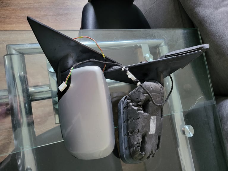 2 bmw elictric driving side and passenger side mirrors 