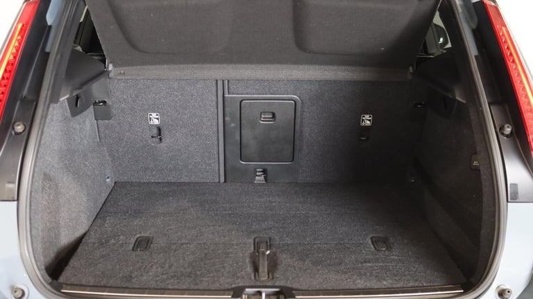  Volvo XC40 T3 R-Design (Lounge Pack, Sunroof, Harman Kardon, 360 Camera, BLIS) Petrol Automatic