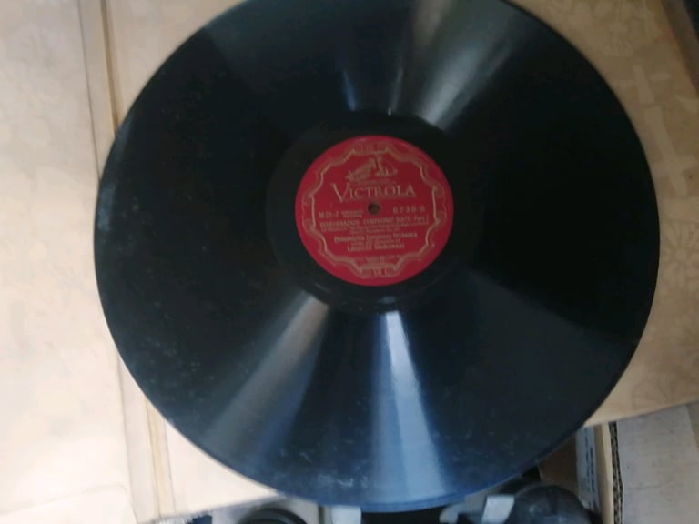 Collection of 78rpm gramophone records 10, 12 inch.