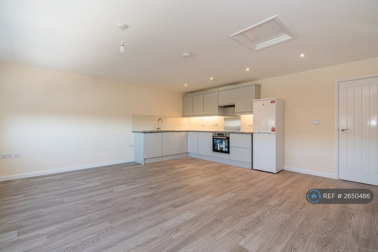 2 bedroom flat in Wedgwood Road, Bicester, OX26 (2 bed) (#2650486)
