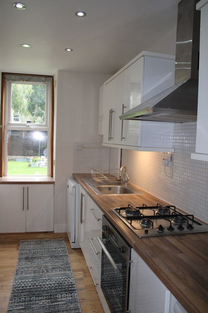 IMMACULATE 2 BEDROOM FLAT FOR RENT    - BALDOVAN TERRACE, DUNDEE
