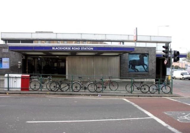 Bus Station Cycles Walthamstow Bed Flat, Bills Included