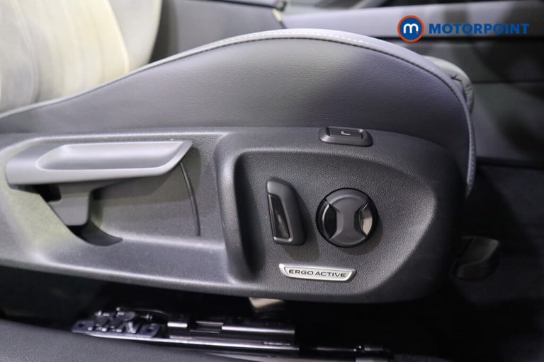 2025 Volkswagen Passat 1.5 TSI eHybrid Life 5dr DSG Estate Hybrid Automatic