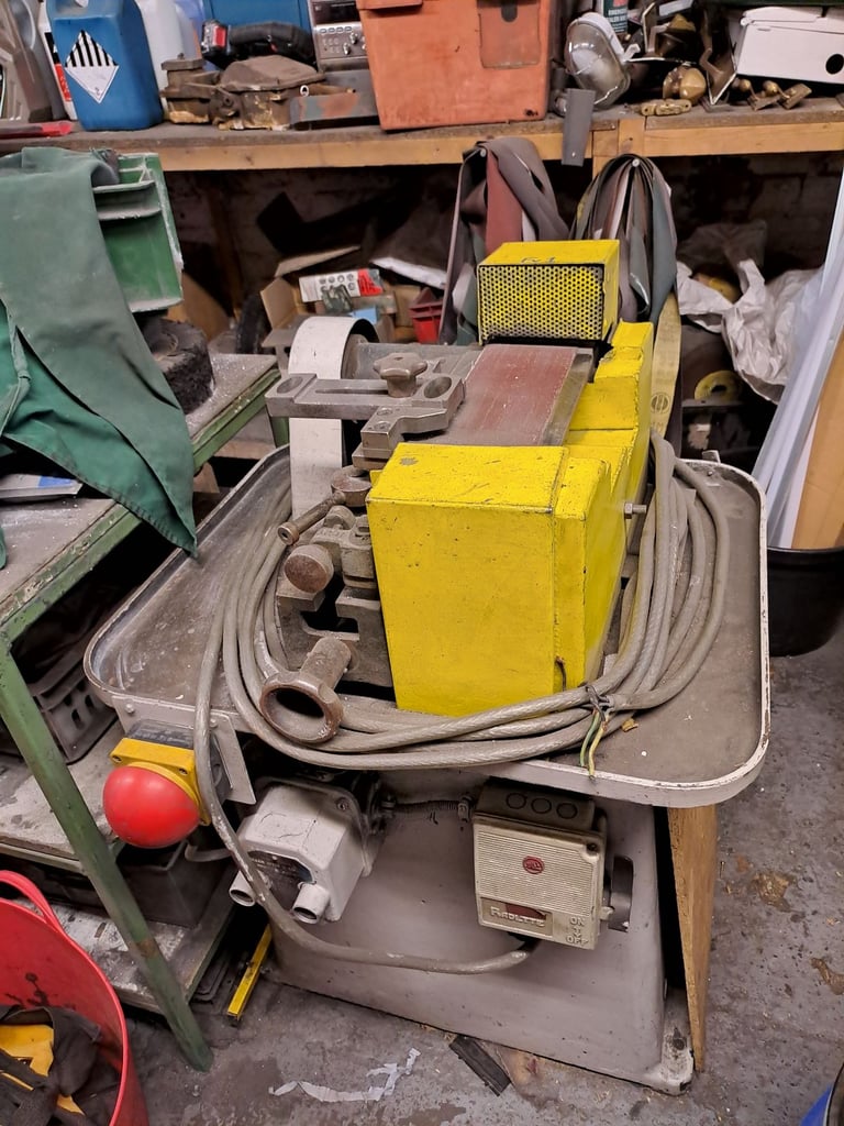 Flatbed sander 3 phase with spare sanding belts