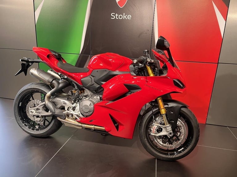 DUCATI PANIGALE V2 S EX DEMO ONLY 964 MILES COVERED 2025 BIKE