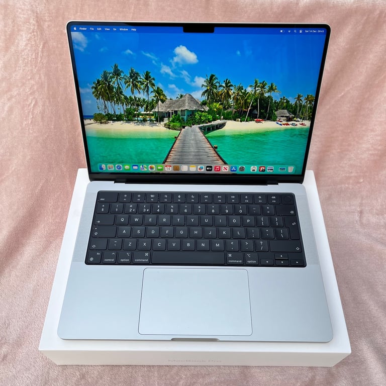 2021 MacBook Pro 14” M1 PRO 3.2GHz - New Battery - 16GB memory - 500GB SSD