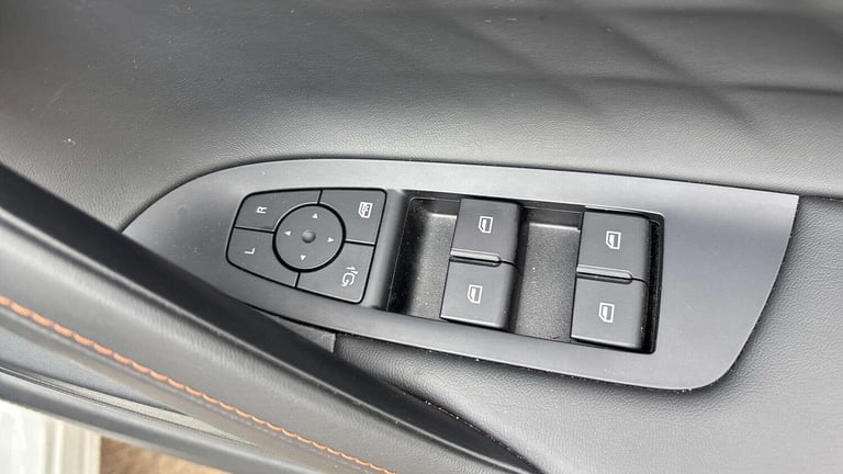2025 MG MG HS 1.5 T-GDI Trophy 5dr ESTATE PETROL Manual